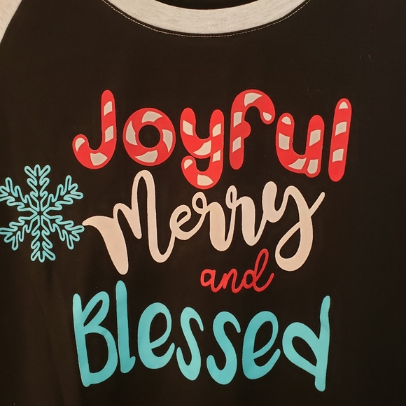 Holiday Raglan Tee Joyful Merry and Blessed Black & Gray Size Small NWOT - Picture 2 of 6